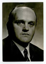 Portraitpostkarte mit eigenh. U. by Stein, Horst, Dirigent (1928-2008).:  Manuscript&nbsp;/&nbsp;Paper&nbsp;Collectible