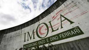Nord 44° 20' 25.08 (espresso in notazione decimale 44.3403000) longitudine. All Autodromo Di Imola Presto Al Via Barriera Antirumore