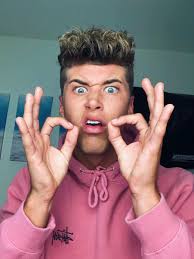 Ebony (@ebonysummercous)