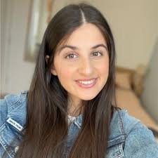 After 4 years at the University of Reading, I am thrilled to announce that  I have graduated with a First Class Honours degree in Environmental  Management and Sustainability (BSc) with a year