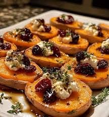 Chef zouheir | Baked Pear & Sage Wellington with Ricotta & Berry  Ingredients: For the Wellington: 1 sheet puff pastry, thawed 🥐 2 ripe pears,  peeled and... | Instagram