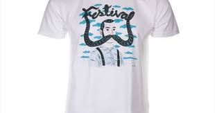 festival t shirt magma paul blow ile biraraya gelerek festival temali ozel t shirtu sizler icin tasarladi paul blow un favori rengi mavi h festivaller mavi