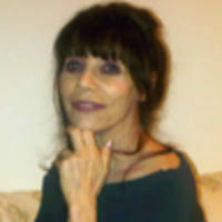 Elizabeth Kaye's Instagram, Twitter & Facebook