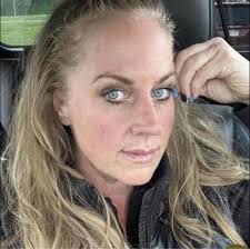 Heather Mckay's Instagram, Twitter & Facebook