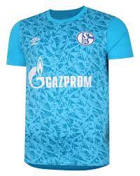 As worn by the first team on matchdays, this short sleeve shirt is the perfect way to show your pride and passion. Fc Schalke 04 20 21 Warm Up Jersey Junior Fc Schalke 04 Umbro Shop Umbro Uk