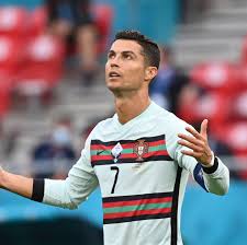 Hier ist er im starporträt. Em 2021 Cristiano Ronaldo Wird Von Munchener Stadion Security Nicht Erkannt Stern De