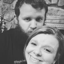 Amanda Mullis's Instagram, Twitter & Facebook