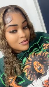 I know that ain't a row of teeth in her food? 😳 #CC