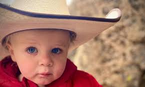 Aaron Burch (@aaronburchmusic) • Instagram photos and videos