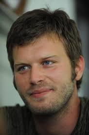Kivanc Tatlitug Photo Kivanc Tatlitug Kivanc Tatlitug Kurt Seyit And Sura Actors