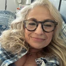 Using hay bales to insulate a chicken coop