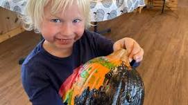 Halloween: Leafy Laughs & Apple Snacks