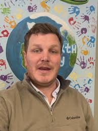 WOW! 120 of you showed up this weekend for Biltmore Village Clean Up  Day!🙌💛 We can't thank you and @avlgreenworks enough for volunteering and  taking time out of your weekend to help.