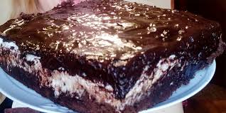 Sistema il primo stato su un piatto di portata e versa un terzo della panna al baileys e caffè. Mississippi Mud Cake Il Fango Piu Dolce Del Mondo Western Heritage