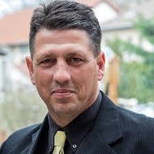 Pemain tengah arsenal, jack wilshere dipinjamkan selama semusim kepada bournemouth setelah sering dibelenggu kecederaan, manakala penyerang bermasalah liverpool, mario balotelli menutup berikut merupakan senarai lengkap perpindahan pemain liga perdana inggeris musim 2016/2017. Janos Krecska Wikipedia