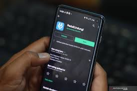 Unduh aplikasi pedulilindungi via play store atau app store. Pedulilindungi Dapat Tambahan Fitur Registrasi Dan Sertifikat Vaksin Antara News
