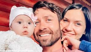 It saw david prepare to meet lana, but he was disappointed for a fourth time. Why Are Geoffrey And Varya Not On The Tlc S 90 Day Fiance Tell All