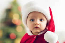 Vue Dessus Beau Petit Bébé Costume Père Noël Tenant Boule — Photo de stock  par ©AndrewLozovyi