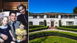 Ronald Reagan Lived Here An Inside Tour Of His Pre White House Home Celebrity Real Estate Los Angeles Homes Celebrity Houses
