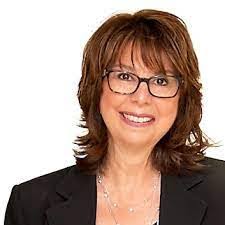 Christine Pappas's Instagram, Twitter & Facebook