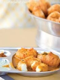 Mumbai Roadside Medu Vada Recipe Step By Step Medu Vada Recipe Recipe Recipes Paniyaram Recipes Food