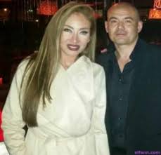 تسببت قضية الزوجة الشابة ريهام سعيد التي قتلت زوجها إثر الخلافات على مصروفات عيد الأضحى في صدمة واسعة سواء في دائرة العلاقات والمحيطين بالزوجين. Ø±ÙŠÙ‡Ø§Ù… Ø³Ø¹ÙŠØ¯ Ù„Ø£ÙˆÙ„ Ù…Ø±Ø© Ø¨Ø±ÙÙ‚Ø© Ø¥Ø¨Ù†ÙŠÙ‡Ø§ ÙˆØªØ¨Ø¯Ùˆ Ø£ØµØºØ± Ø³Ù†Ø§ Ù…Ù† Ø¥Ø¨Ù†ØªÙ‡Ø§ Ø¯Ù†ÙŠØ§ Ø§Ù„ÙˆØ·Ù†