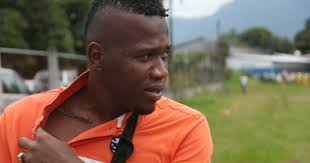 Bodden visita a compaÃ±eros del Victoria