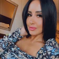 Dropping 70 lbs after 40 has been awesome, but wearing a bikini is surreal!  You can call me #bahamamama 👙