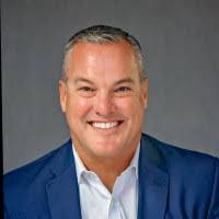 Andrew Perris's Instagram, Twitter & Facebook