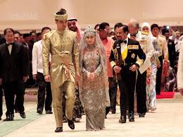 Sultan brunei dalam prosesi perayaan 50 tahun bertahta. Gambar Video Majlis Nikah Anak Perempuan Sultan Brunei Sensasi Selebriti