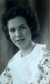 WomanCrushWednesday Ruth Knapp, born to Dr. Franklin Henry and Elizabeth  Knapp in May 1867 in Sedalia, Missouri, led a remarkable life intertwined  with dramatic events and pioneering achievements. Her father, an Army