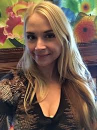 Do I look like Lagata Ragnar's wife?