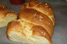Voila Bien Longtemps Que Je N Avais Pas Tester Une Nouvelle Recette De Brioche En Furetant Au Gre Des Blogs Je Sui Cuisine Facile Brioche Recette Brioche