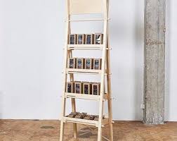 Etagere Portable Vs 01 Avec 4 Etageres En Contreplaque Comptoir Porte Bois Brut Contreplaque Boutique Et L Affichage Juste Haut Vigvam Par Milimetry In 2020 Shelving Unit Shelving Shelves