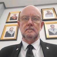 50+ perfis com “Peter John”