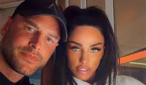 Meet Erika Fox -- the Irish influencer sitting