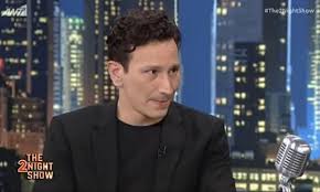 Ο ταλαντούχος ηθοποιός μιχάλης σαράντης εμφανίζεται φέτος στη σειρά του ant1 h φαμίλια μαζί με τον πυγμαλίωνα δαδακαρίδη και τη ιωάννα ασημακοπούλου. Ix R5ifp1nkihm