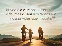9 Frases Que Mostram Como A Familia E Importante Na Nossa Vida Https Www Pensado Frases De Familia Feliz Frases Sobre Familia Frases Para Fotos Sozinha