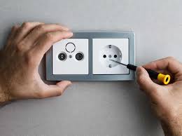 Cache cable leroy merlin personnes aujourd'hui habituellement mettre beaucoup de lots de énergie dans embellir votre maison depuis vous désire réside dans un incroyable maison et chaleureuse. Poser Des Prises Leroy Merlin