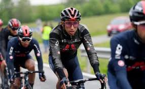 El colombiano egan bernal confesó este domingo que ha perdido tres años de su vida y que ya he sufrido desde la primera subida, creo que he perdido unos tres años de mi vida en la etapa de hoy. Zjbx80i11ekgnm