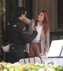 Στο the 2night show ήταν καλεσμένη η πένυ αγοραστού κι ανάμεσα σε άλλα μίλησε για τον θάνατο του αδερφού της πριν από χρόνια και πόσο της κόστισε. Argyrhs Pantazaras Peny Agorastoy Einai Zeygari Fwto Patras Events