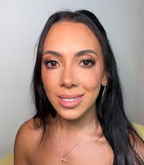 Okkk 👀🥵 We love a glam! . #makeup #makeupartist #ukmua #freelancemua  #lincolnshiremua #sheffield #sheffieldmua #mercuresheffield #glam  #bronzeymakeup #kardashianmakeup #bronzey #undiscoveredmua