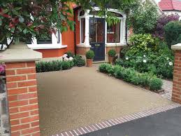 Resin Bound Driveways Turnabout The Design Of The Front Garden Was Abando Aban Garden Ideas Driveway Front Garden Ideas Driveway Front Driveway Ideas