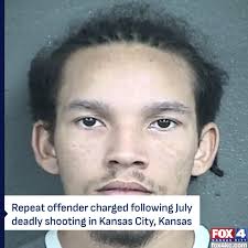 Old man in the tree welcoming you to come