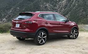 The 2018 titan xd is far. Comparison Nissan Qashqai Tekna 2019 Vs Nissan Rogue Sport Sl 2020 Suv Drive