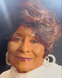 Lynda Farmer's Instagram, Twitter & Facebook