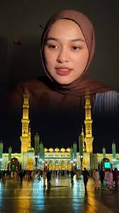 Discover Qalbi Fill Madinah Lyrics and Meaning