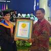 Di antara orang awam, pendapat menyebarkan bahawa ijazah sarjana muda adalah pendidikan yang. 1