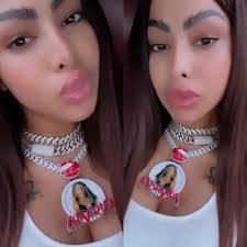 Ana Nuesi's Instagram, Twitter & Facebook