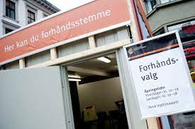 Vi besøker også institusjoner og de som søker hjemmestemming i denne perioden. Forhandsstemme Store Norske Leksikon